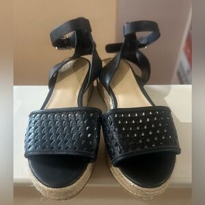 Women’s Vince Camuto Kovya Black Espadrille Platform Sandals.‎ Size is 6.5.